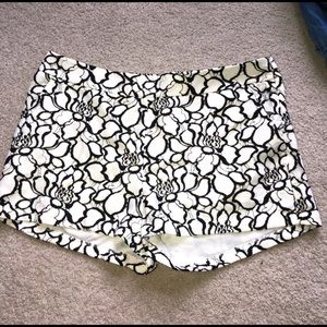 lace detail shorts